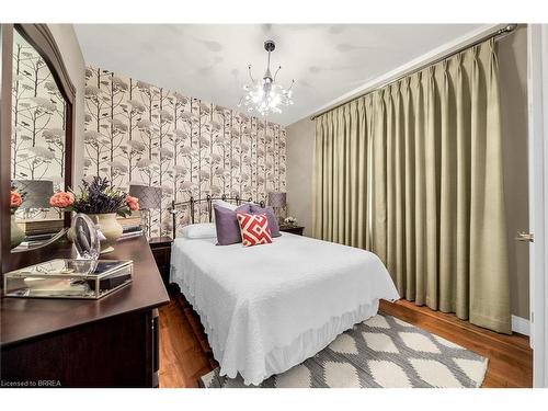 12 Ellington Place, Brantford, ON - Indoor Photo Showing Bedroom