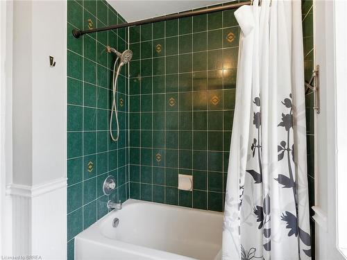31 D'Aubigny Road, Brantford, ON - Indoor Photo Showing Bathroom