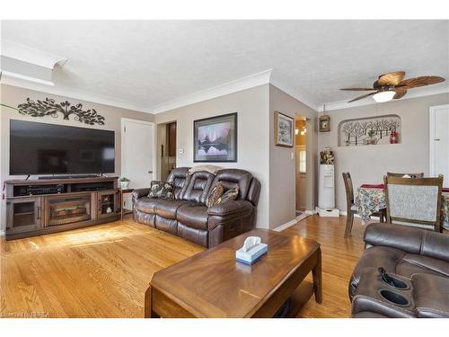 10 Willowdale Street, Brantford, ON - Indoor Photo Showing Living Room