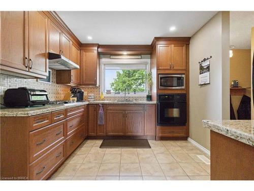 10 Willowdale Street, Brantford, ON - Indoor Photo Showing Kitchen