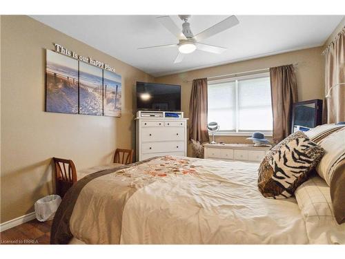 10 Willowdale Street, Brantford, ON - Indoor Photo Showing Bedroom