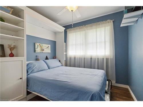 10 Willowdale Street, Brantford, ON - Indoor Photo Showing Bedroom