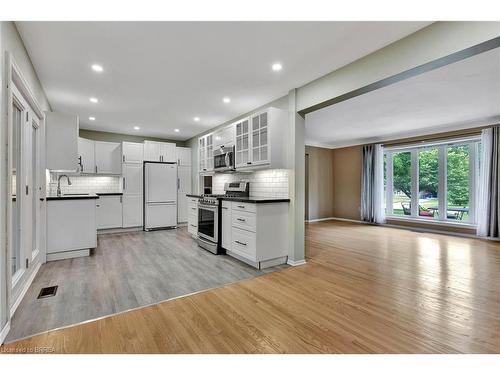 4 Treelawn Terrace, Brantford, ON - Indoor Photo Showing Kitchen