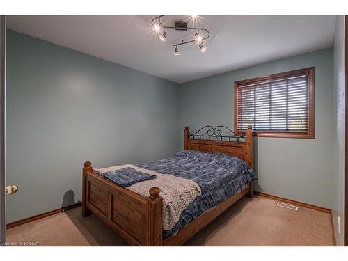 23 Garner'S Lane, Brantford, ON - Indoor Photo Showing Bedroom
