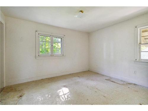 20 Lynnwood Drive, Brantford, ON - Indoor Photo Showing Other Room