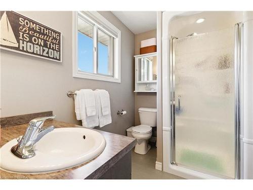 160 Oak Street, Simcoe, ON - Indoor Photo Showing Bathroom