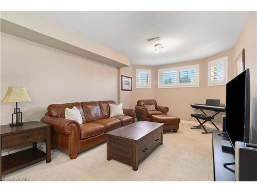 160 Oak Street, Simcoe, ON - Indoor Photo Showing Living Room