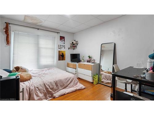 47 Grey Street, Brantford, ON - Indoor Photo Showing Bedroom