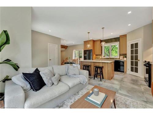 21 North Street, Aylmer, ON - Indoor Photo Showing Living Room