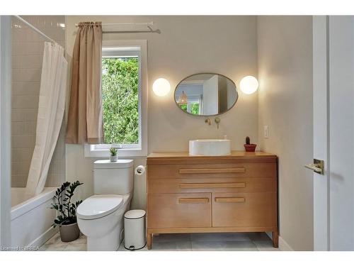 21 North Street, Aylmer, ON - Indoor Photo Showing Bathroom