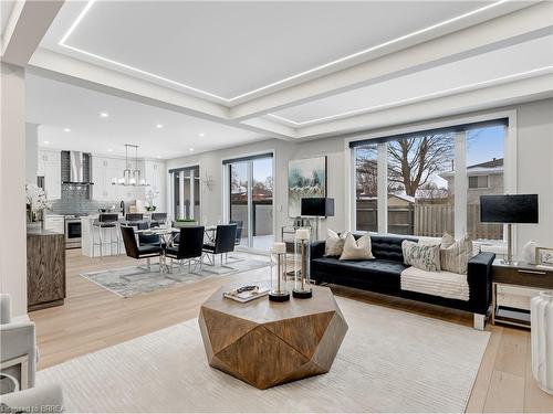 13B Cumberland Street, Brantford, ON - Indoor Photo Showing Living Room