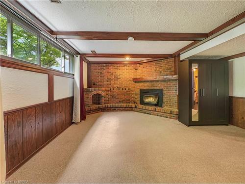544 Twin Oaks Crescent, Waterloo, ON - Indoor With Fireplace