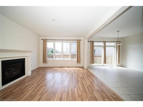 32 Oldham Avenue, Paris, ON - Indoor Photo Showing Living Room With Fireplace