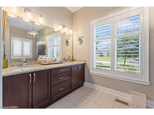 14 Wingrove Woods, Brantford, ON - Indoor Photo Showing Bathroom