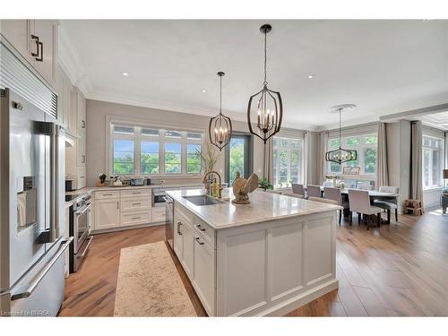 61 East Harris Road, Brantford, ON - Indoor Photo Showing Kitchen With Upgraded Kitchen