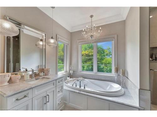 61 East Harris Road, Brantford, ON - Indoor Photo Showing Bathroom