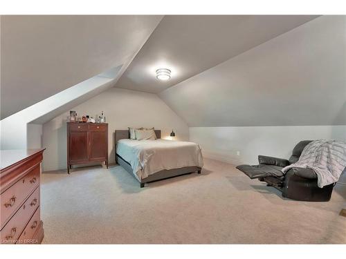 61 East Harris Road, Brantford, ON - Indoor Photo Showing Bedroom