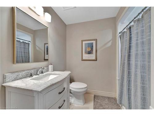 61 East Harris Road, Brantford, ON - Indoor Photo Showing Bathroom