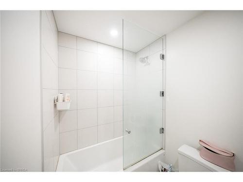 1109-212 King William Street, Hamilton, ON - Indoor Photo Showing Bathroom