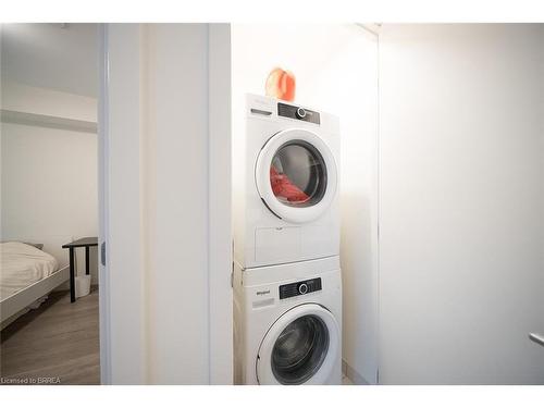 1109-212 King William Street, Hamilton, ON - Indoor Photo Showing Laundry Room