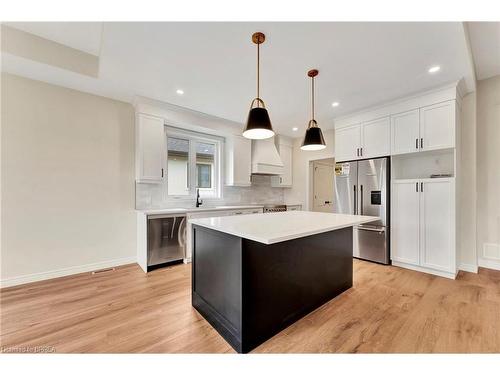 3-68 Cedar Street, Paris, ON - Indoor Photo Showing Kitchen With Upgraded Kitchen