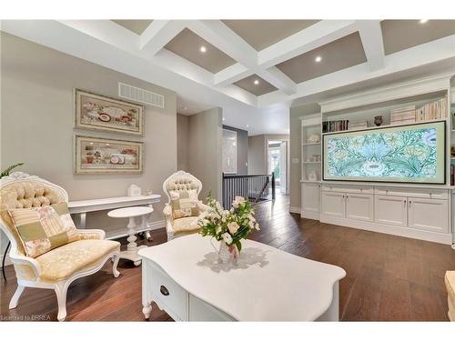 18-158 Willow Street, Paris, ON - Indoor Photo Showing Living Room