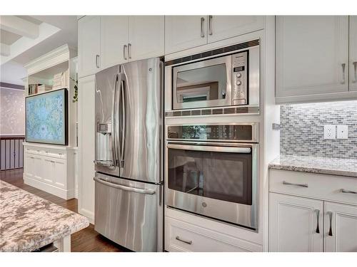 18-158 Willow Street, Paris, ON - Indoor Photo Showing Kitchen With Upgraded Kitchen