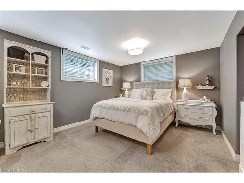 18-158 Willow Street, Paris, ON - Indoor Photo Showing Bedroom