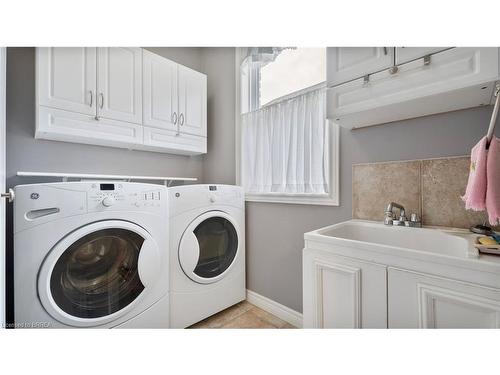 9-244 Dundas Street W, Paris, ON - Indoor Photo Showing Laundry Room
