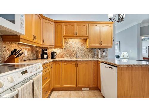 9-244 Dundas Street W, Paris, ON - Indoor Photo Showing Kitchen