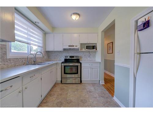 28 Allanton Boulevard, Brantford, ON - Indoor Photo Showing Kitchen With Double Sink