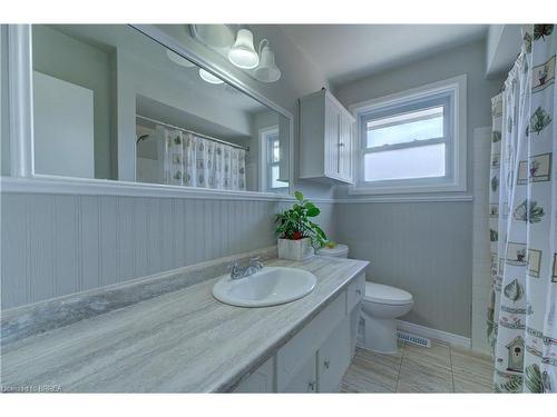 28 Allanton Boulevard, Brantford, ON - Indoor Photo Showing Bathroom