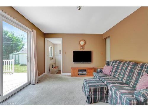 140 Parkside Drive, Brantford, ON - Indoor Photo Showing Other Room