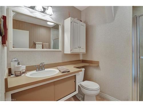 140 Parkside Drive, Brantford, ON - Indoor Photo Showing Bathroom