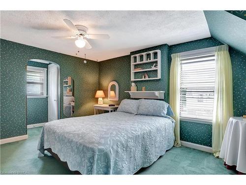 140 Parkside Drive, Brantford, ON - Indoor Photo Showing Bedroom