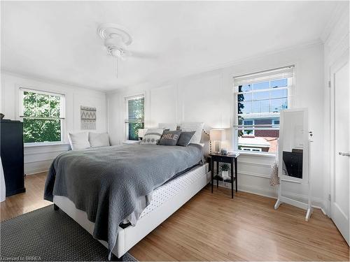 36 Elm Street, Brantford, ON - Indoor Photo Showing Bedroom