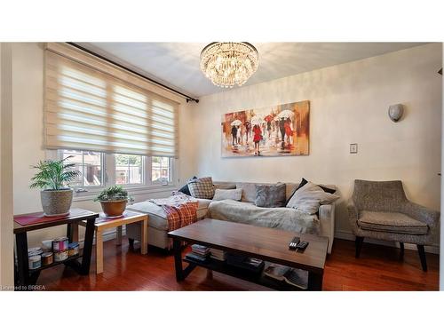 52 Province Street N, Hamilton, ON - Indoor Photo Showing Living Room