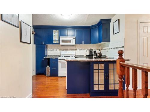 52 Province Street N, Hamilton, ON - Indoor Photo Showing Kitchen