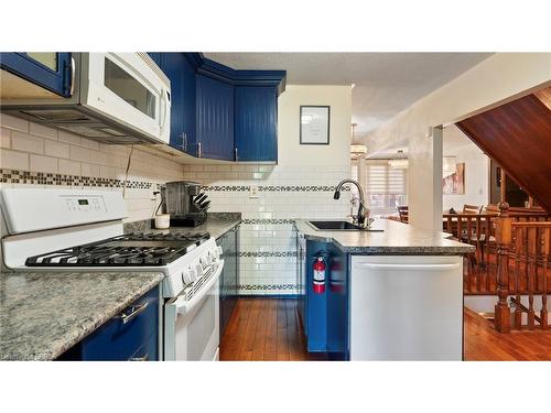 52 Province Street N, Hamilton, ON - Indoor Photo Showing Kitchen