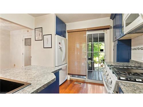 52 Province Street N, Hamilton, ON - Indoor Photo Showing Kitchen