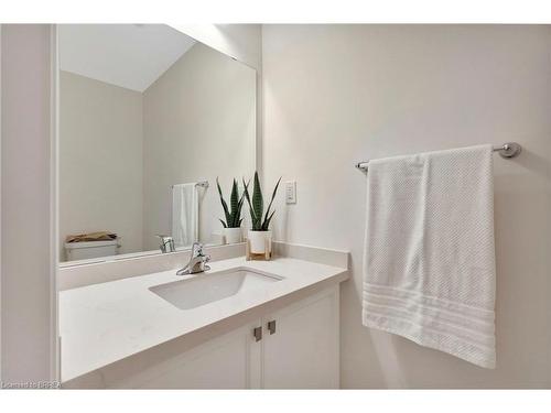 61 Stauffer Road, Brantford, ON - Indoor Photo Showing Bathroom