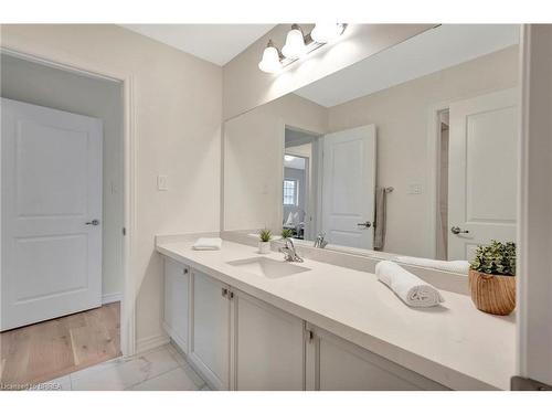 61 Stauffer Road, Brantford, ON - Indoor Photo Showing Bathroom