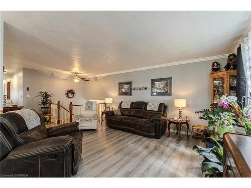 3 Cedar Street, Paris, ON - Indoor Photo Showing Living Room