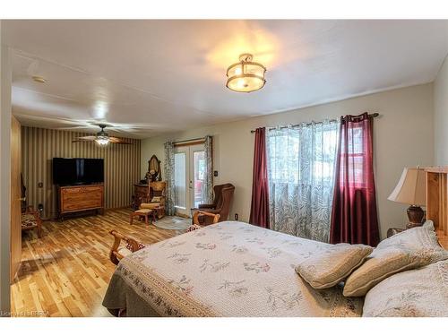 3 Cedar Street, Paris, ON - Indoor Photo Showing Bedroom