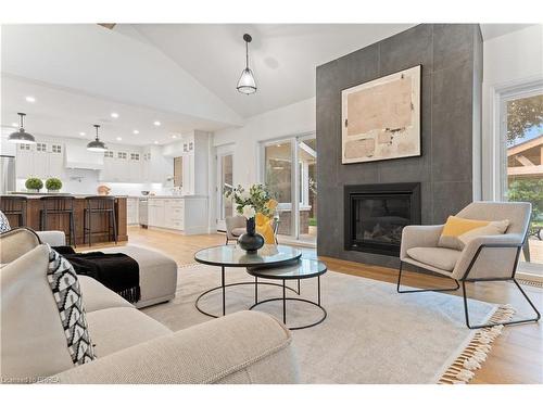 166 St George Street, Brantford, ON - Indoor Photo Showing Living Room With Fireplace