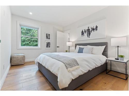 166 St George Street, Brantford, ON - Indoor Photo Showing Bedroom