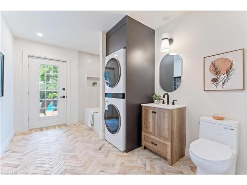 166 St George Street, Brantford, ON - Indoor Photo Showing Laundry Room