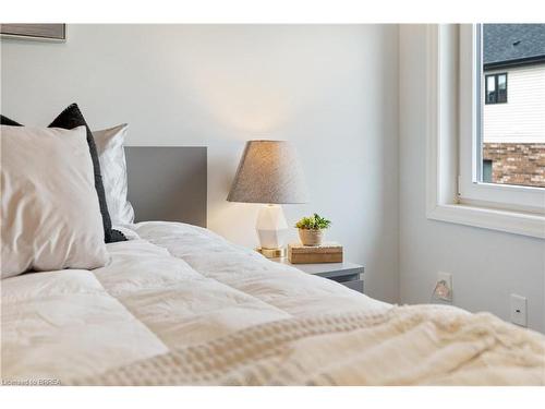 125 Savannah Ridge Drive, Paris, ON - Indoor Photo Showing Bedroom