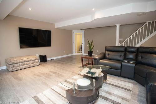 466 Queen Street S, Simcoe, ON - Indoor Photo Showing Living Room