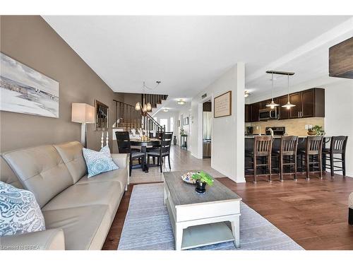 180 Thomas Avenue, Brantford, ON - Indoor Photo Showing Living Room